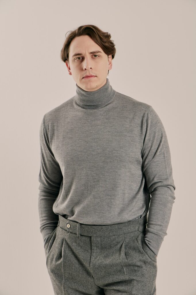 Легкая Водолазка