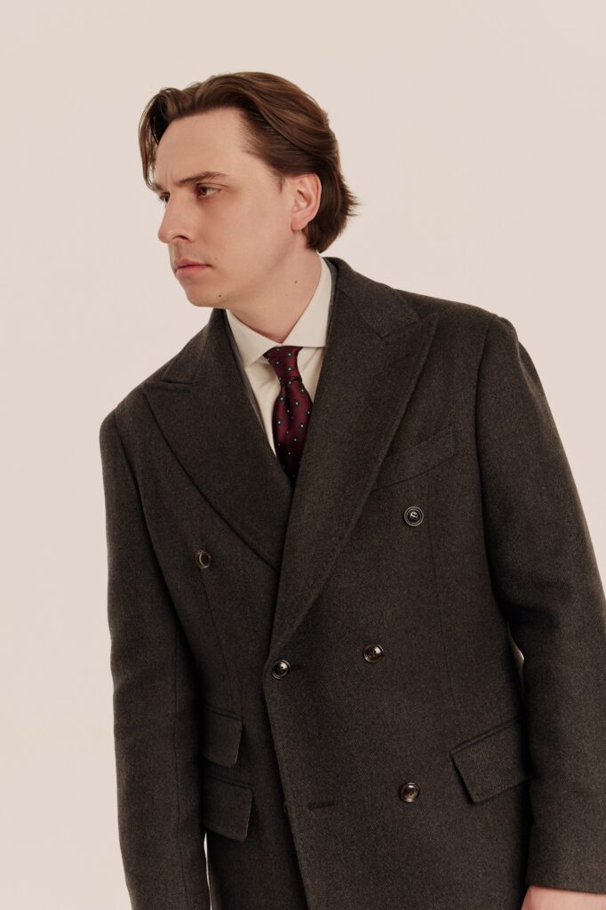 Двубортное пальто