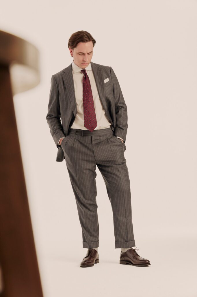 Костюм в Меловую Полоску