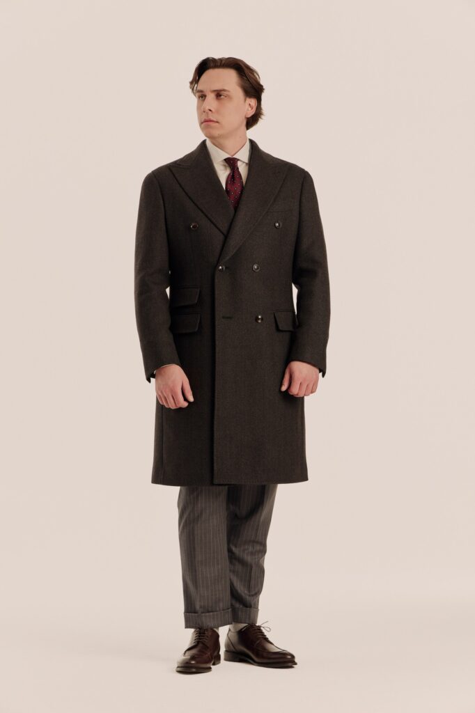 Двубортное пальто