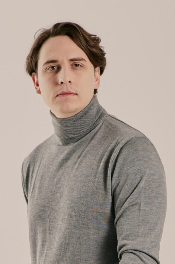 Легкая Водолазка